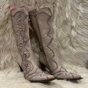 Elegant Embroidered Western Heeled Boots